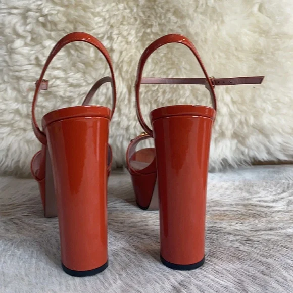 Gucci Patent Leather Sandal - Picture 4 of 8